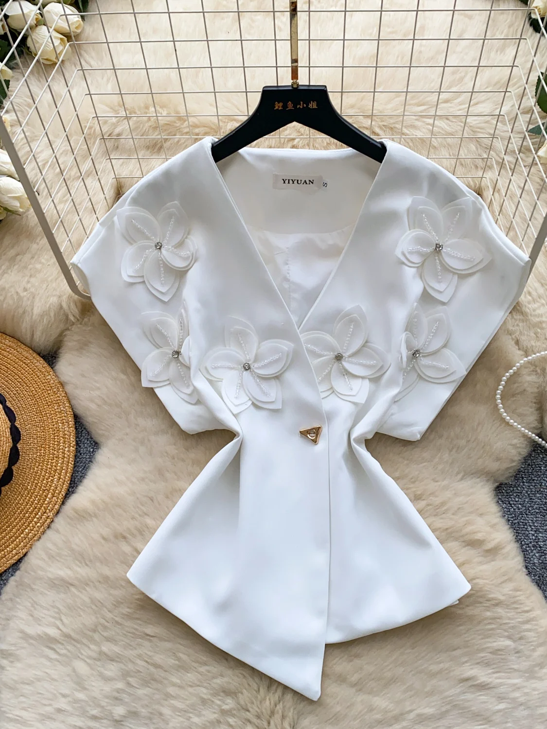 

Свободная женская рубашка с V-образным вырезом и коротким рукавом в корейском стиле, летний топ с 3D цветочным декором, дизайн открытого кардигана