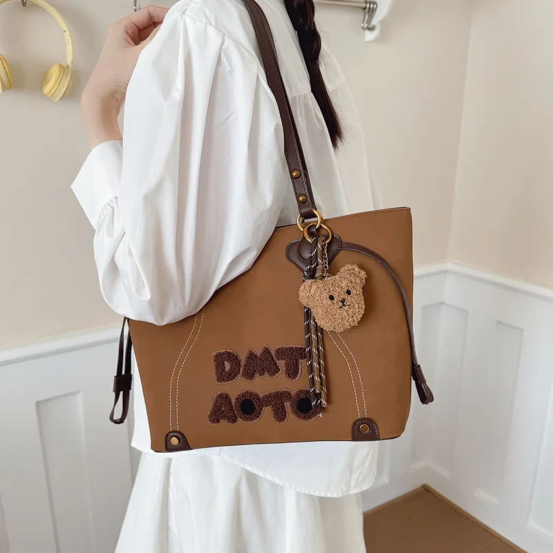 

‌ Новинка 2024 года, большая сумка с буквенным принтом — многосторонняя, вместительная рабочая сумка через плечо/плечо, женская сумка премиум-класса из веганской кожи