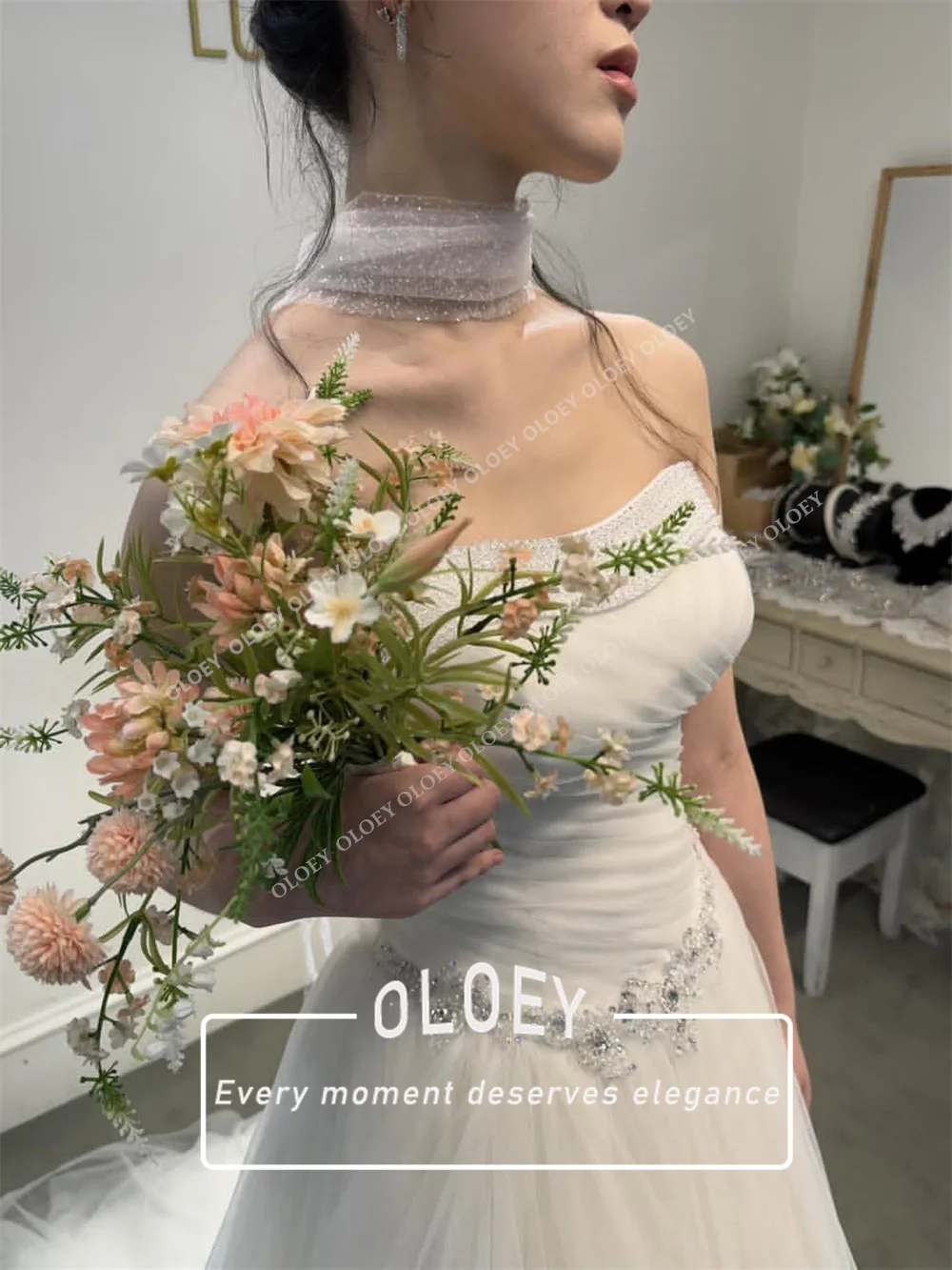OLOEY Exquisite Beaded Wedding Dress with Scarf Korea Photoshoot Strapless Soft Tulle Bridal Gown with Lacing Customized