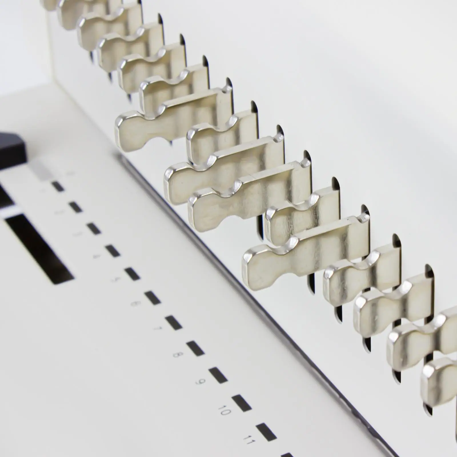Document Comb Binding Machine with 24 Hole Punching for A4 Paper School Office Reprographics Use