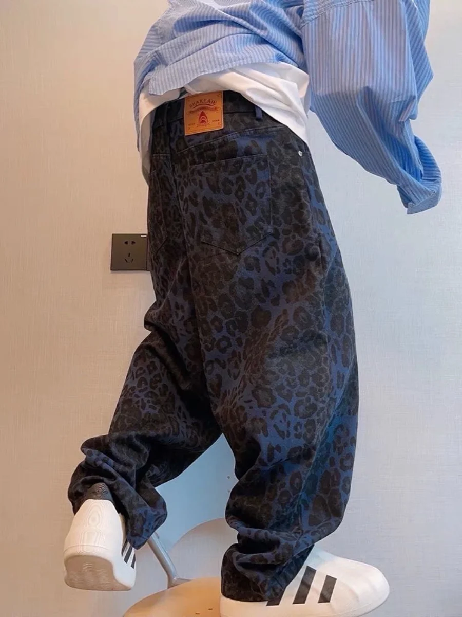 Pantaloni casual da uomo retrò Waed American High Street Jeans a gamba dritta con design a coltello in pelle di leopardo per abbigliamento estivo per adolescenti