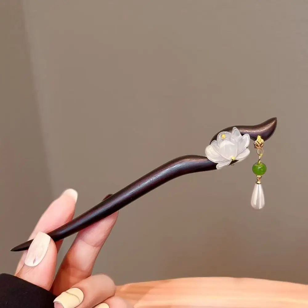 Traditional Chinese Style Wood Hair Stick Floral Pattern Tassel Detail Hair Accessory Charming Elegant Updos Hairpin Women