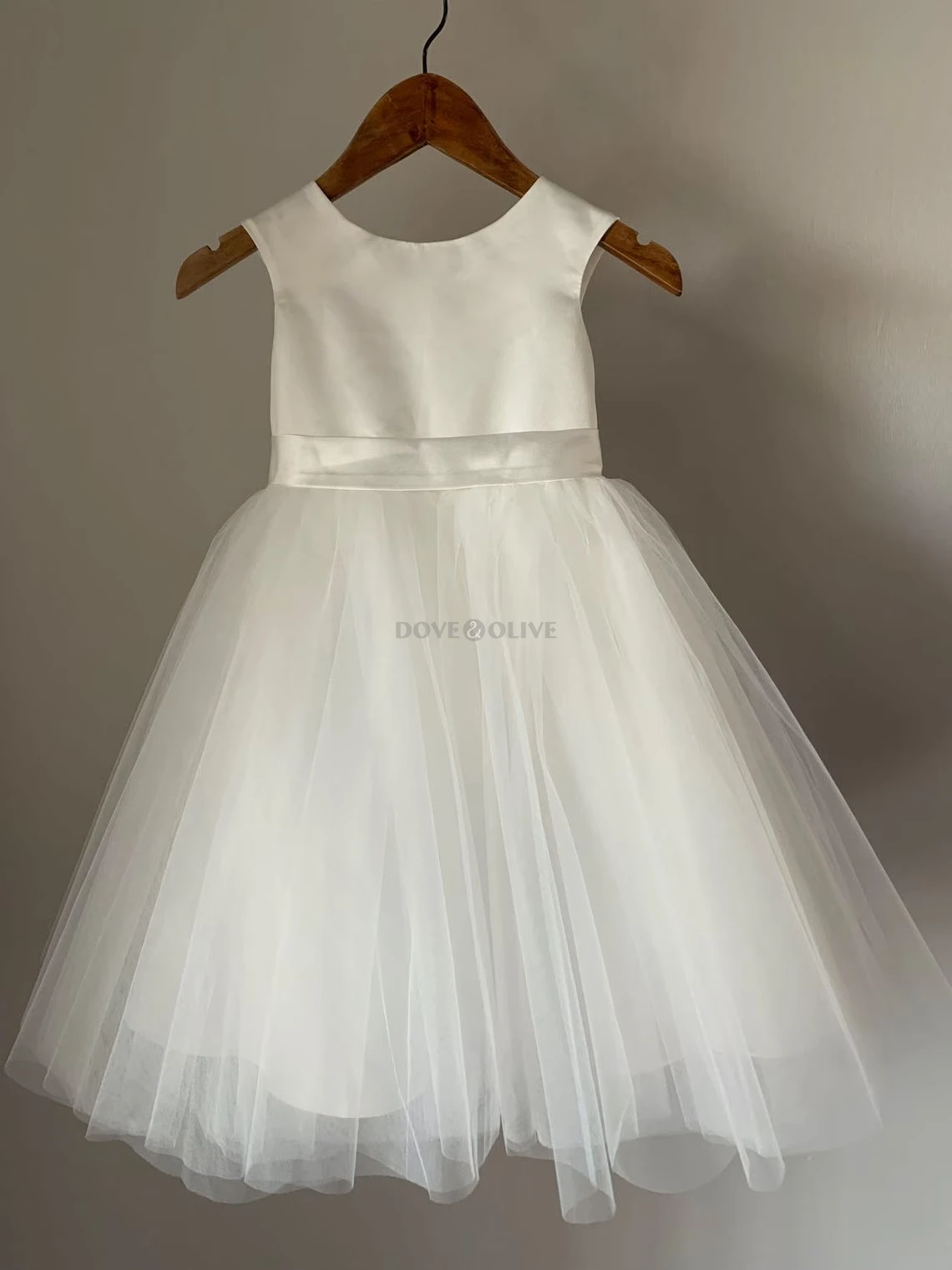 Robes de demoiselle d'honneur avec nœud, longues, longueur au sol, sans manches, en Tulle, robes de mariée pour fêtes, vêtements pour filles, robes de remise de diplôme élégantes