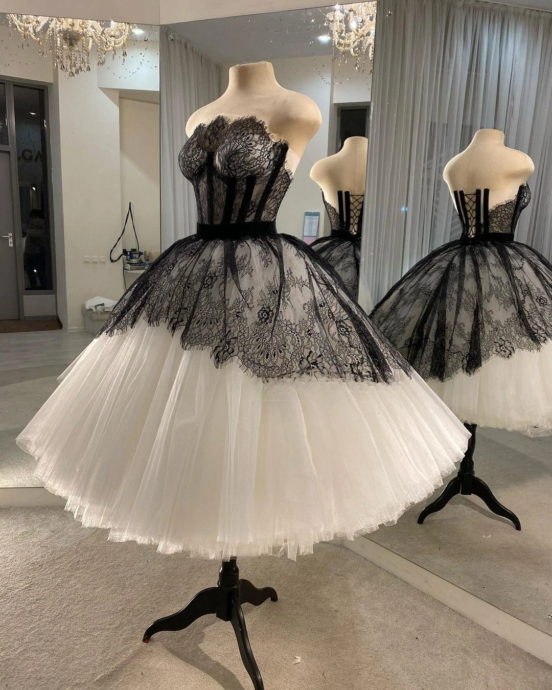 Customized Prom Dress Black Lace Top Tea-Length Fluffy Skirt Party Simple Ball Short Strapless Formal Occasion Evening Gowns Rob