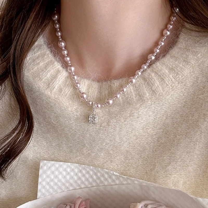 

Уникальная модная цепочка на шею с розовым жемчугом для летних женщин, высококачественное легкое роскошное простое ожерелье с кубическим сахарным кристаллом и ключицей