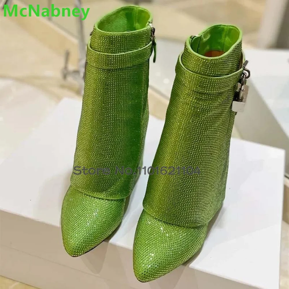 Szpiczasty nosek Crystal Metal Lock Luksusowe buty dla kobiet 2024 Winter New Wedges Heel Fashion Elegant Side Zipper Shark Boots