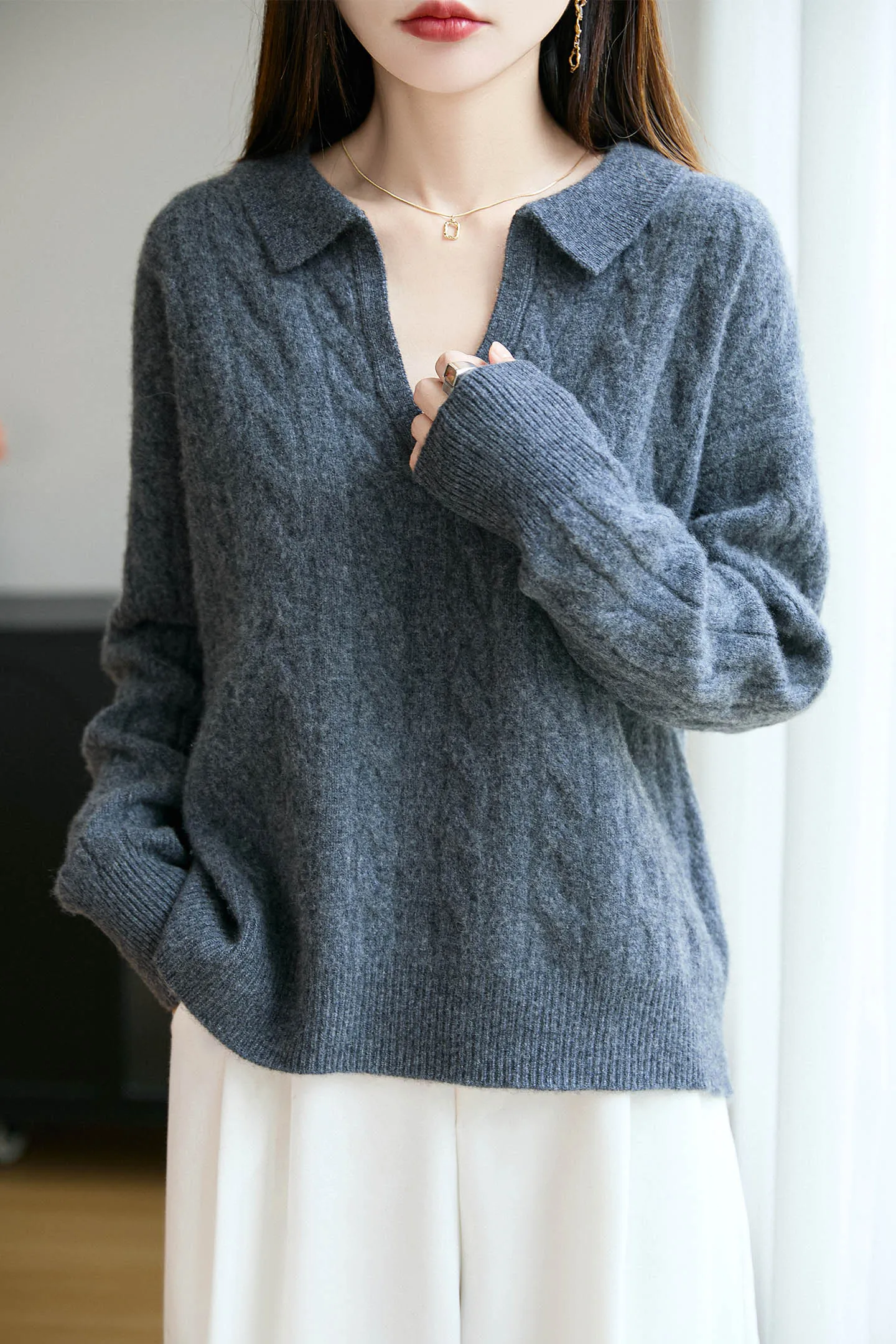 Рисунок 5 - Женский осенне-зимний свитер