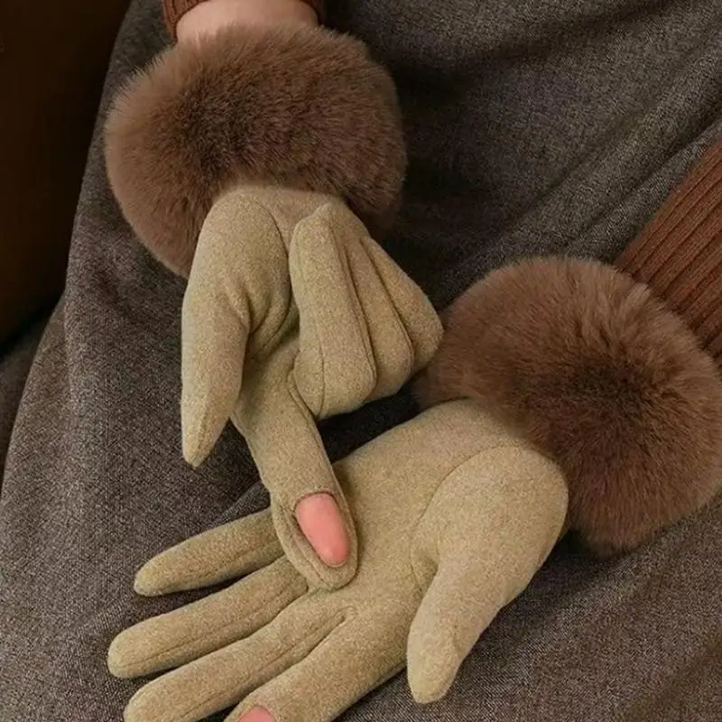 Die warmen Winterhandschuhe für Damen sind winddicht und kältebeständig, haben ein dickes Futter aus Kunstfell und sind als Touchscreen-Handschuhe geeignet. – Detail 4