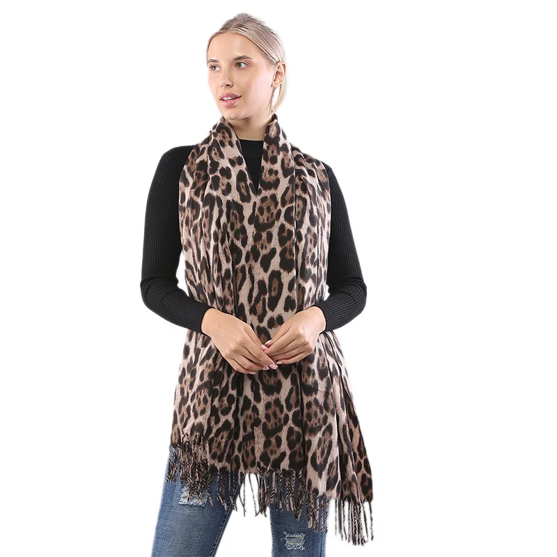 New Designer Leopard Scarf Winter Warm Pashmina Shawl Luxury Cashmere Wraps Fashion Women Long Blankets Scarves Fringes