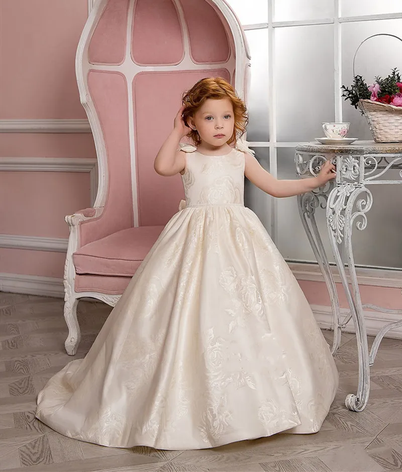 

Satin Flower Girl Dress Backless Sleeveless Floor Length Backless With Bow Child's First Eucharistic Birthday Party Dresses