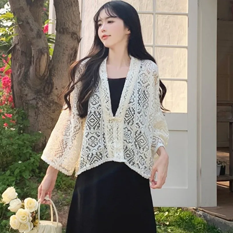 4xl plus Größe Sommer Strickjacke Frauen koreanischen Stil niedlichen Tops Bolero Jacke Perlen Schnalle aushöhlen weiße Spitze Strickjacke