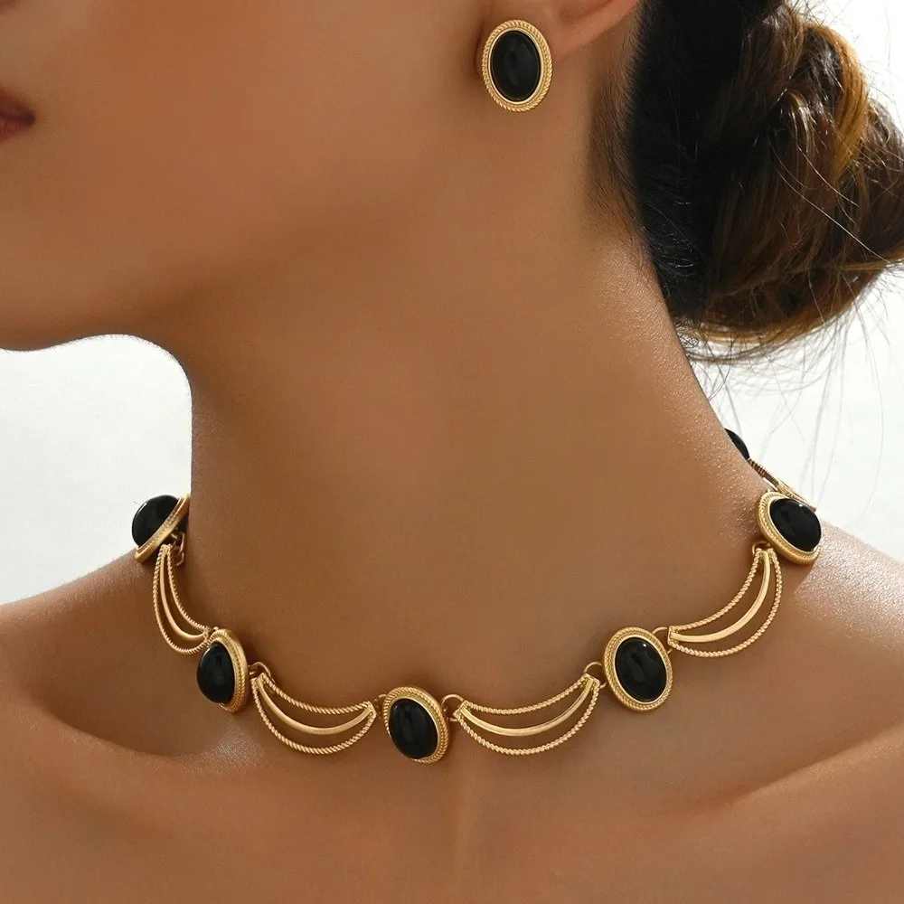Gift Multi-layer Design Women's Necklace Retro Oval Shape Collar Necklace Elegant Jewelry Photo Shoot