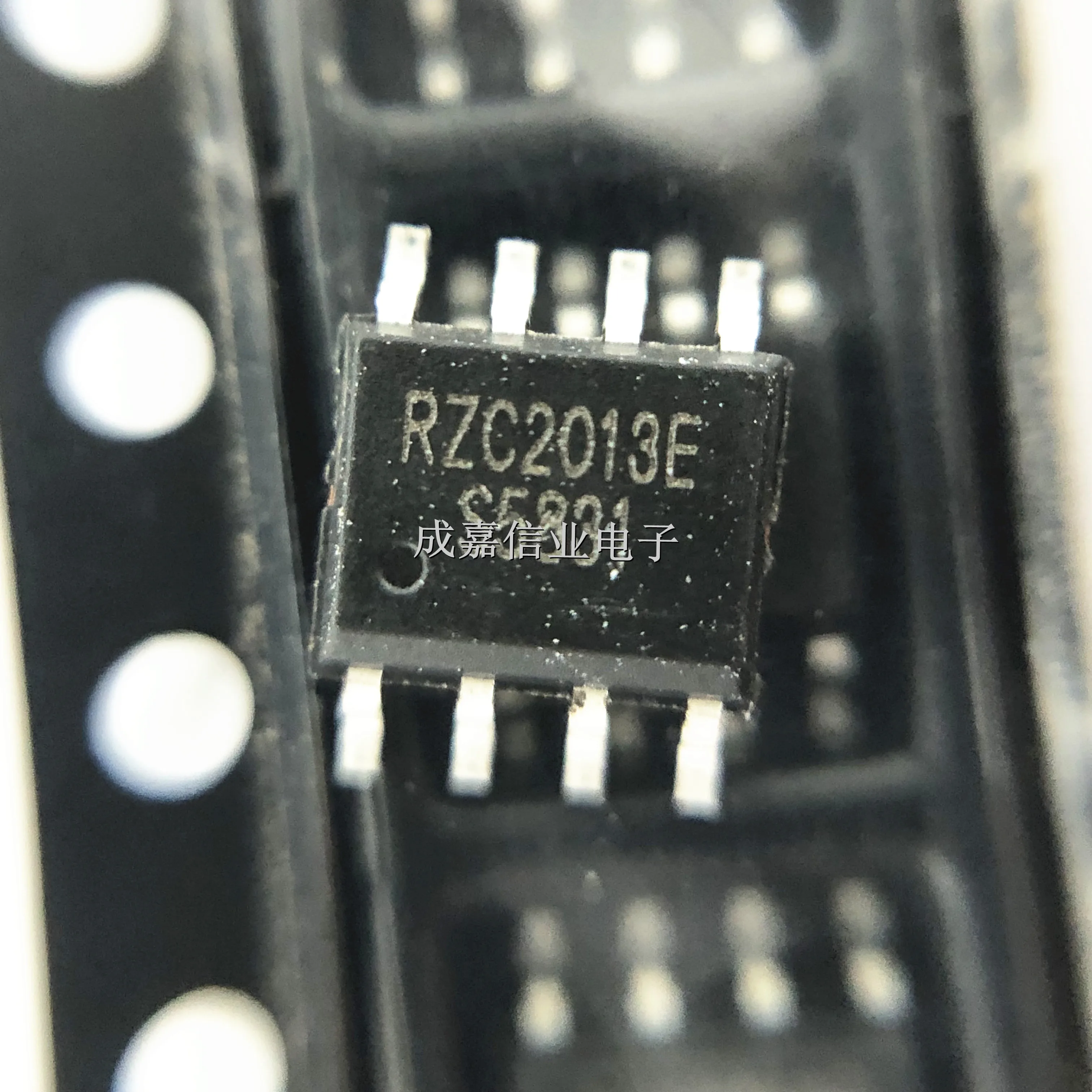 

10pcs/Lot RZC2013E ESOP-8 2A, 27V Synchronous Buck Power Management IC Operation Temperature;-25C - +85C