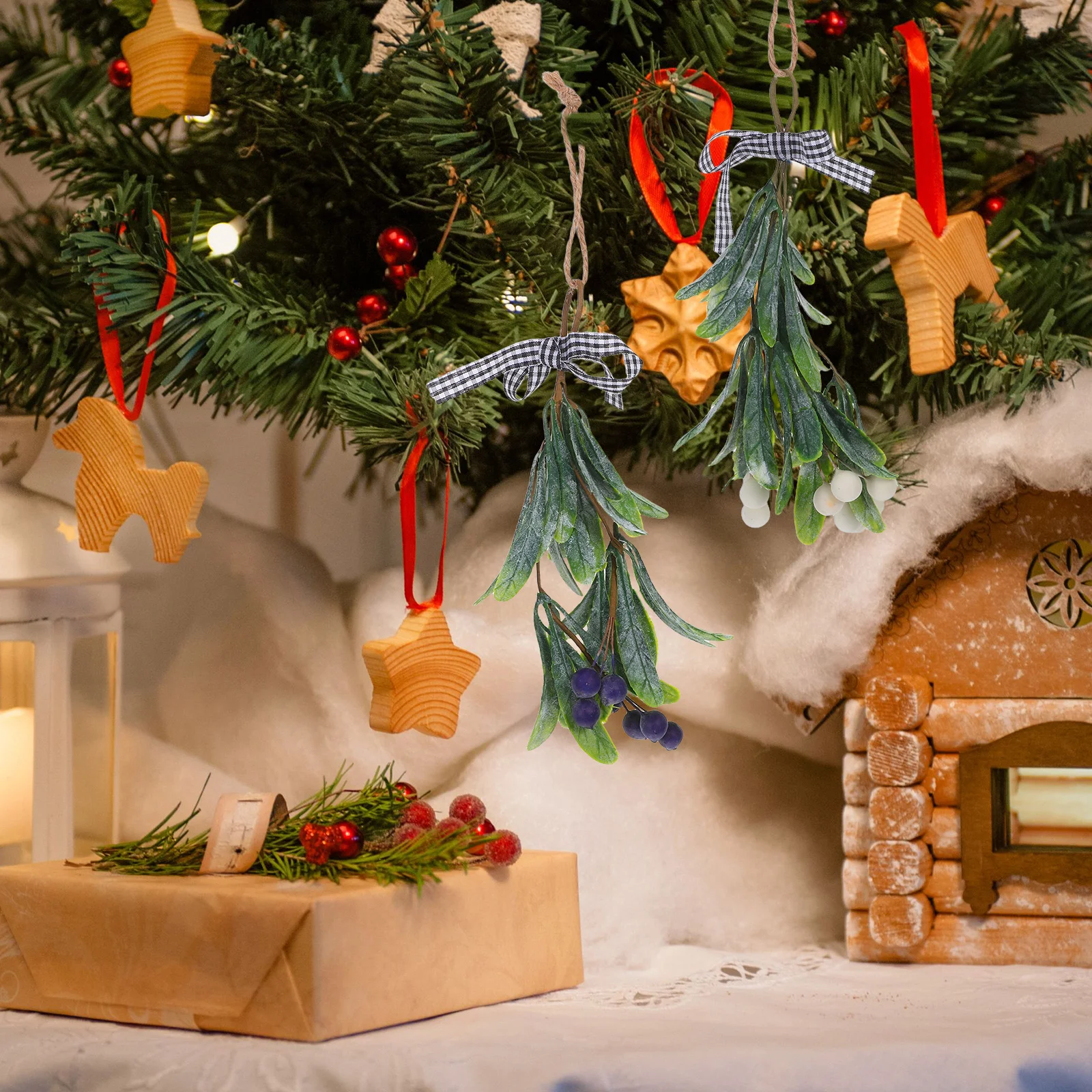 

2Pcs Fake Mistletoe Branch with Berries Artificial Hanging Decor for Christmas Party Mistletoe Teardrop Door Swag Fireplace