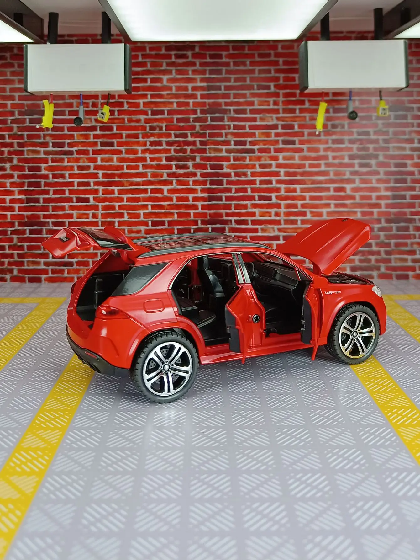 1:32 Mercedes Benz GLE 63S Alloy Sports Car Model Diecast Metal Toy Vehicles Car Model Simulation Sound Light Collection Kids