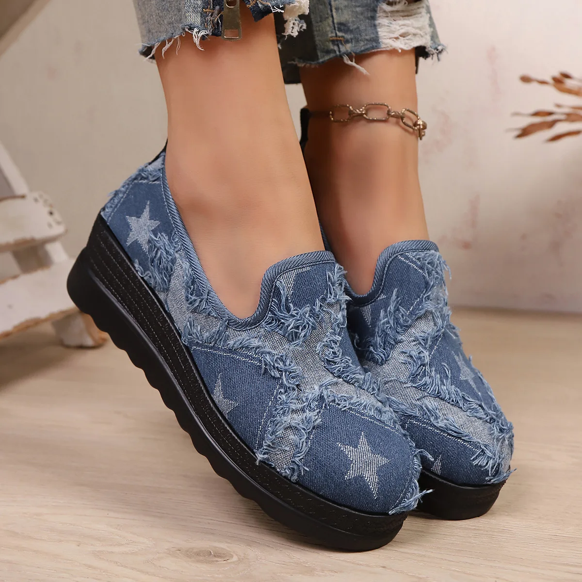 

Women's 2025 new round-toed flat, versatile, one-step casual bean shoes are comfortable and breathable