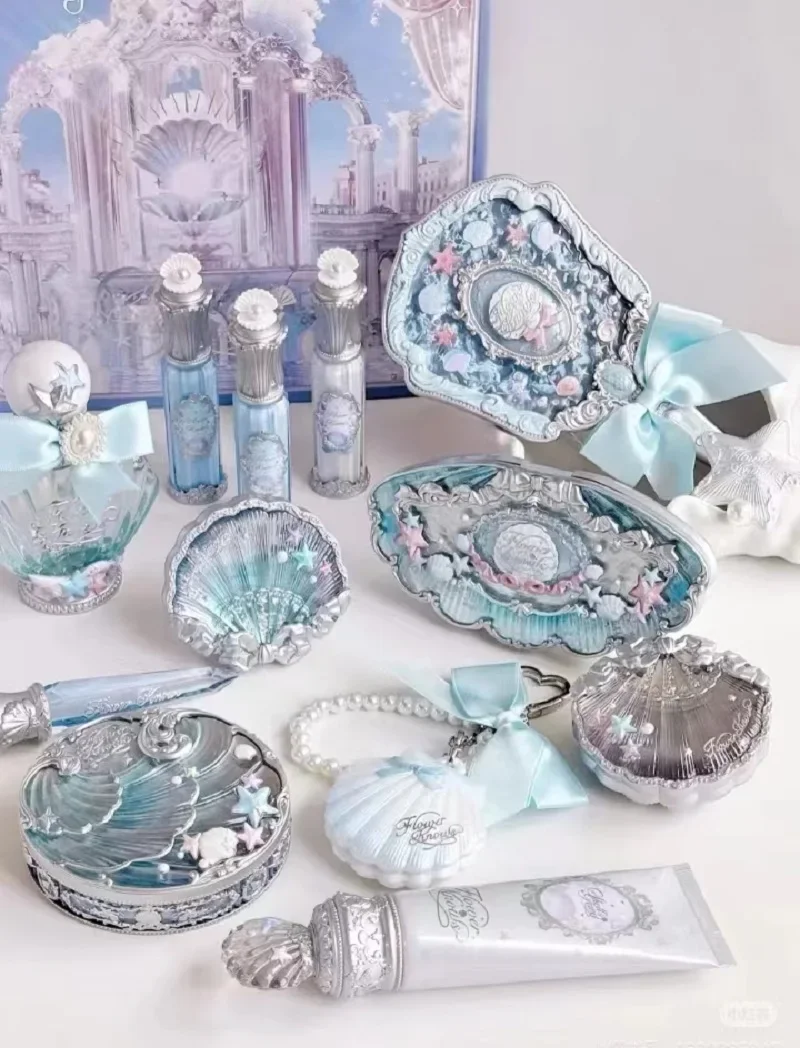Flower Knows Shells Pearl Series Confezione regalo per trucco Ombretto Fard Lucidalabbra Base per trucco 5 pz.