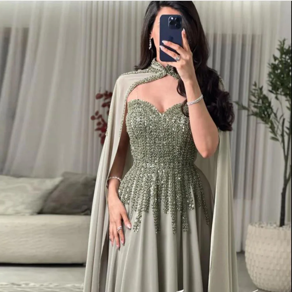 فساتين سهرة مطرزة حسب الطلب مع كيب على شكل قلب ترتر لحفلات الزفاف الرسمية فستان ماكسي من الشيفون على شكل حرف A
