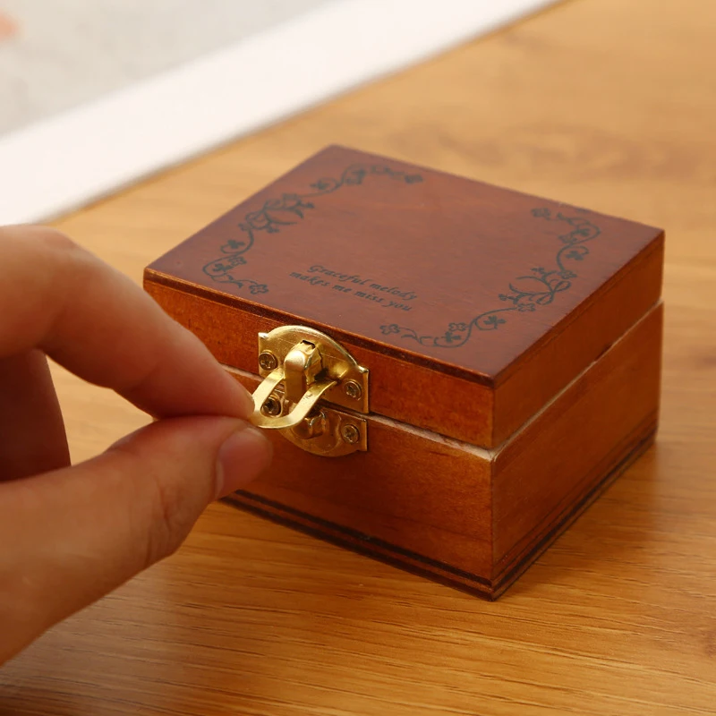 Vintage escala 1:12 casa de muñecas Mini maleta de viaje de madera modelo de caja de almacenamiento, Ideal para casa de muñecas muebles para el hogar