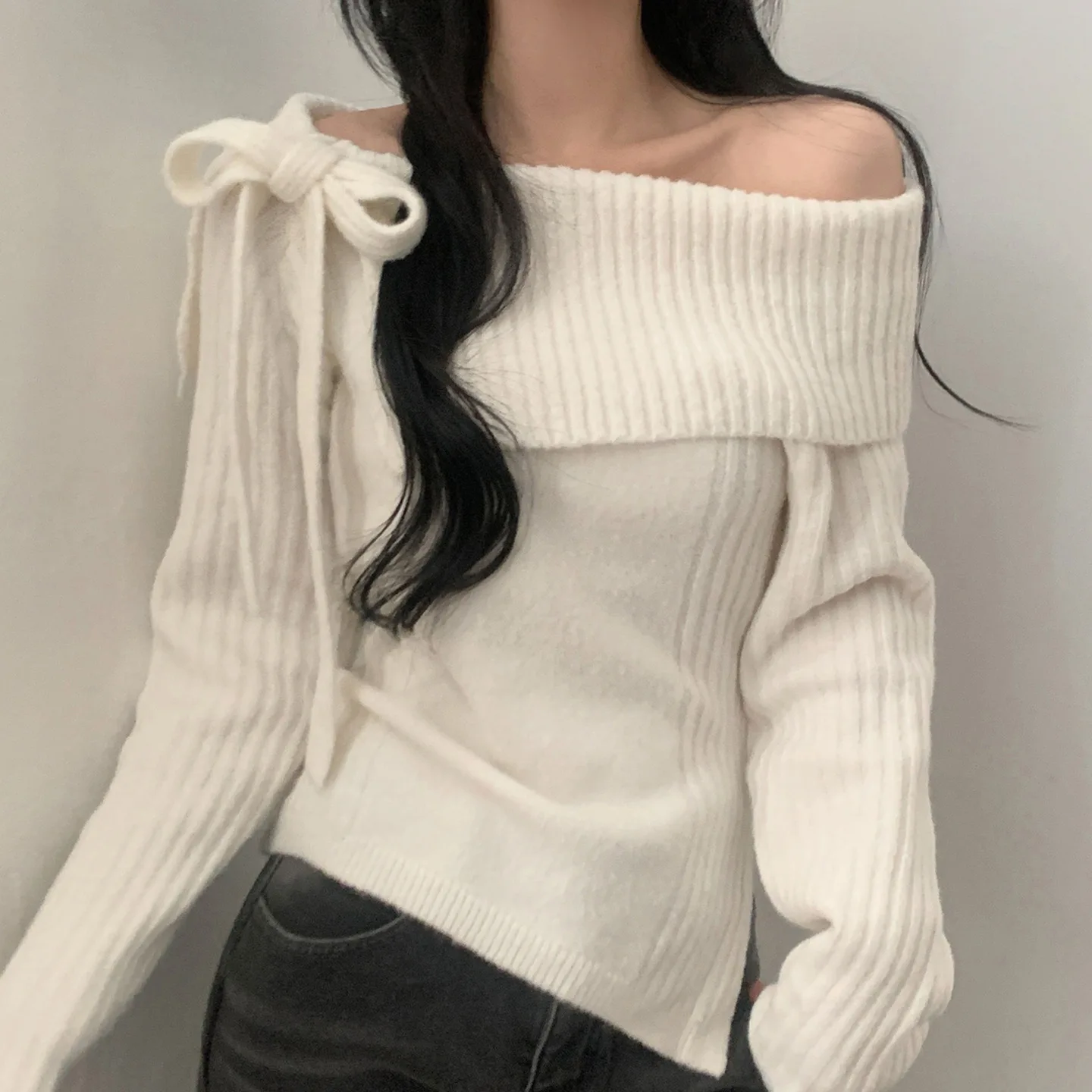 Slash neck lazy style lace up long sleeved autumn and winter slim fit T-shirt for women