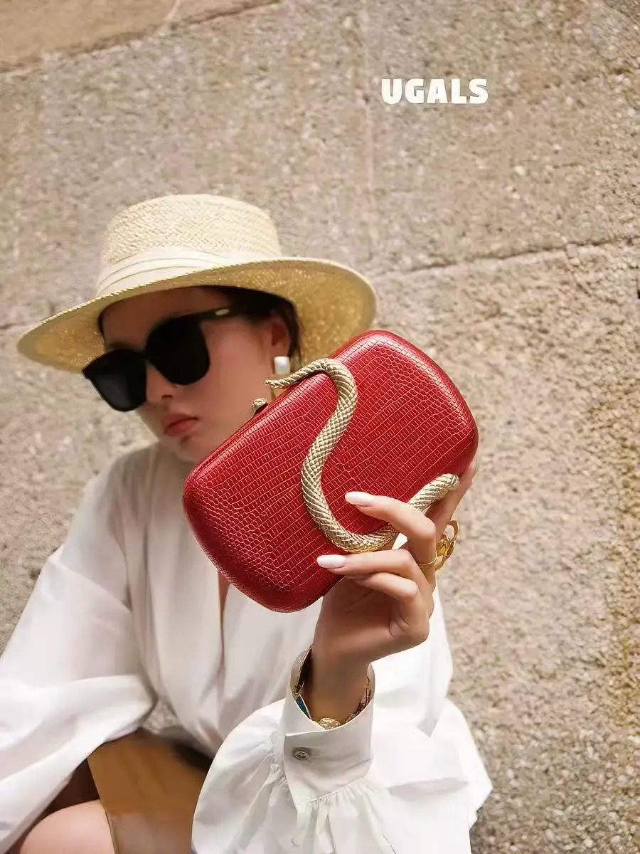 

High Quality Textured Clutch Purse Fashion Striped Women Handbag Wedding Party Banquet Bag Female Shoulder Crossbody Bag