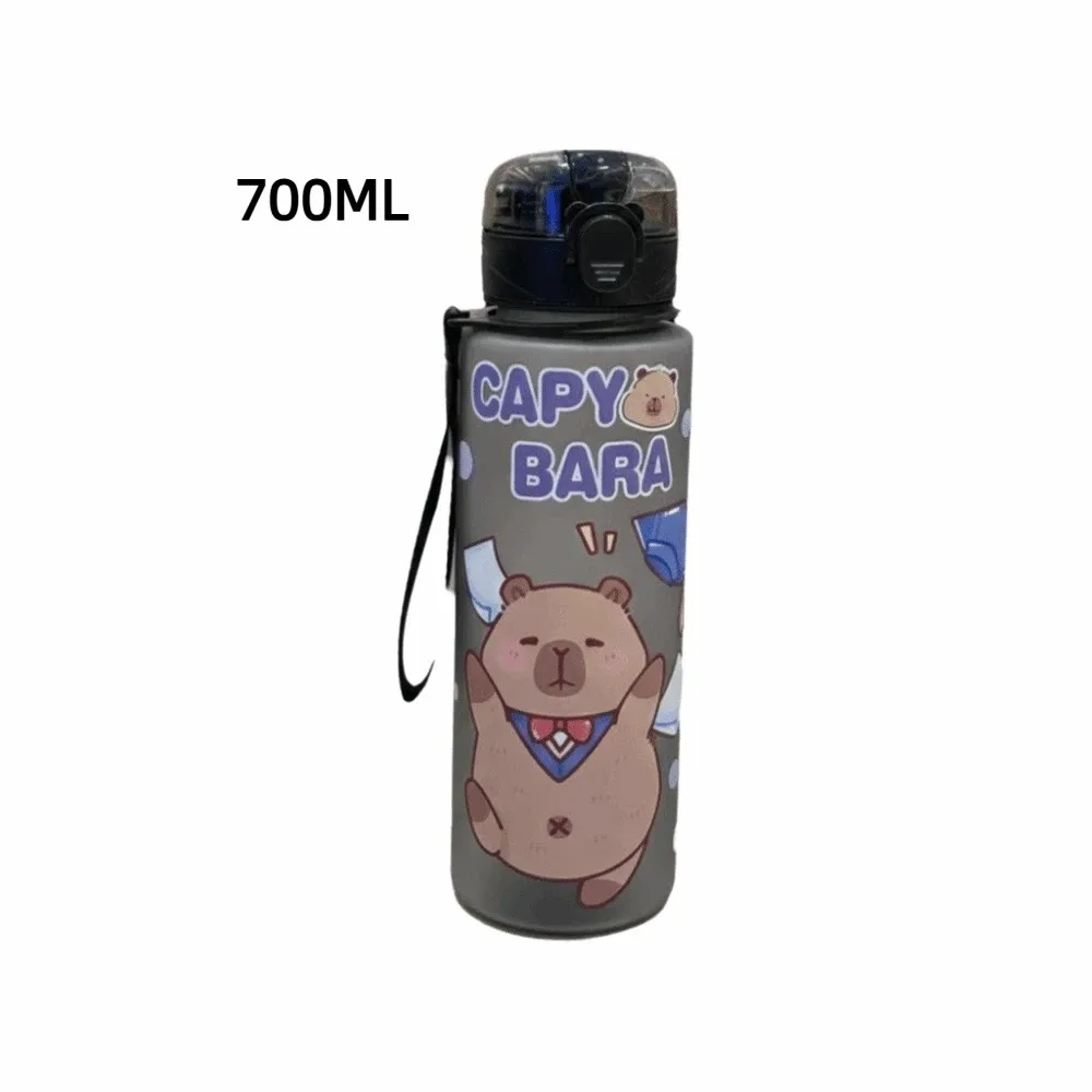 

Plastic Straw Capybara Water Bottle Carry Strap Large Capacity Leakproof Straw Cup Cartoon 700ml Sports Water Bottle