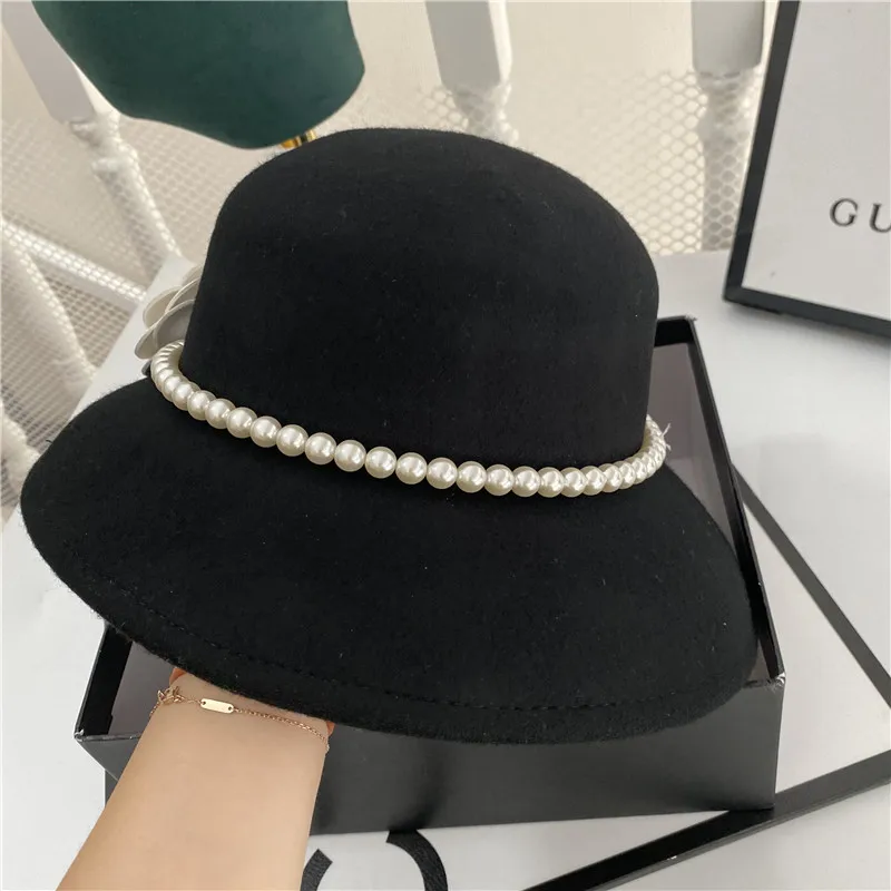 New pearl chain high-end wool lampshade hat Hepburn style retro fashion camellia flower decorative hat