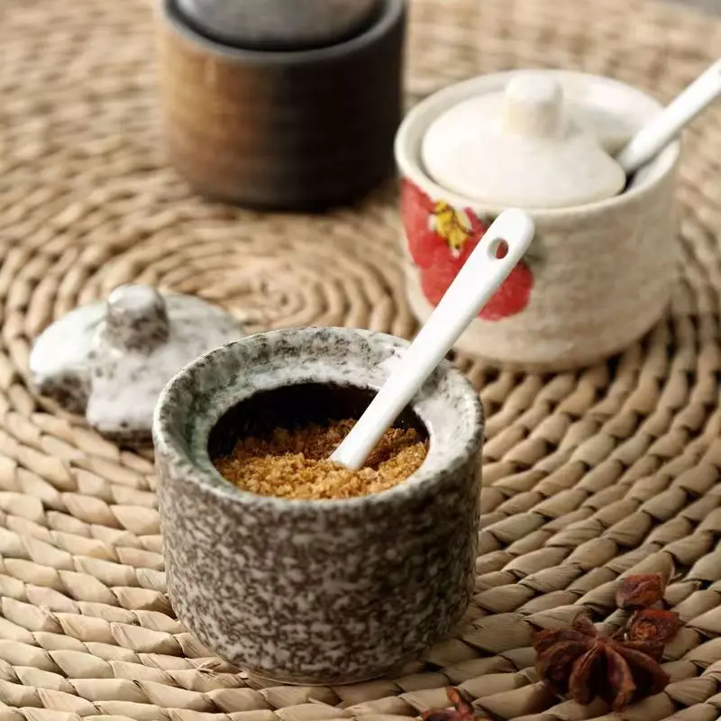 

Retro Ceramic Seasoning Jars Salt and Pepper Shakers Kitchen Spice Tools Spice Organizer Jars Seasoning Box Kitchen Accessories