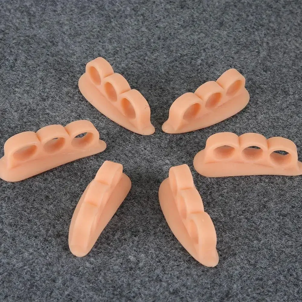 

1pair Silicone Three Toes Separation Corrector Skin Colors Splint Relieves Pain Hallux Valgus Corrector Reusable Portable House
