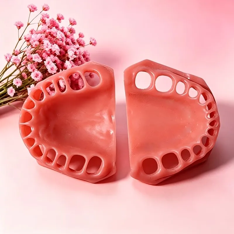 Upper and lower jaw soft gum models used for gingival preparation exercises. Silicone soft gum models used to replace gingival preparation models. Practical training oral consumable accessories. Detachable simulated gum models