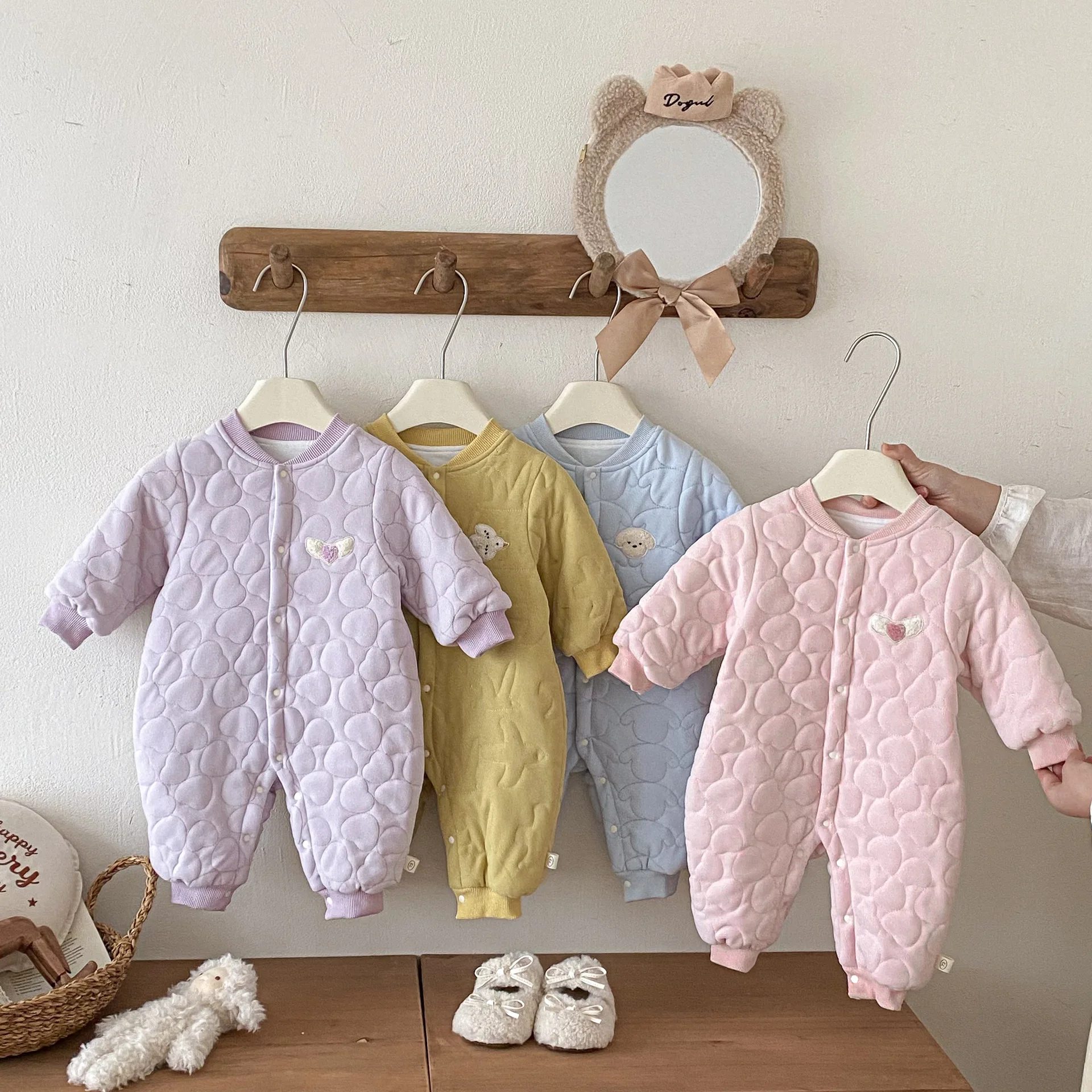 Baby macaron colored crawling suit 2025 new winter baby skin friendly fleece cotton jumpsuit newborn clothes