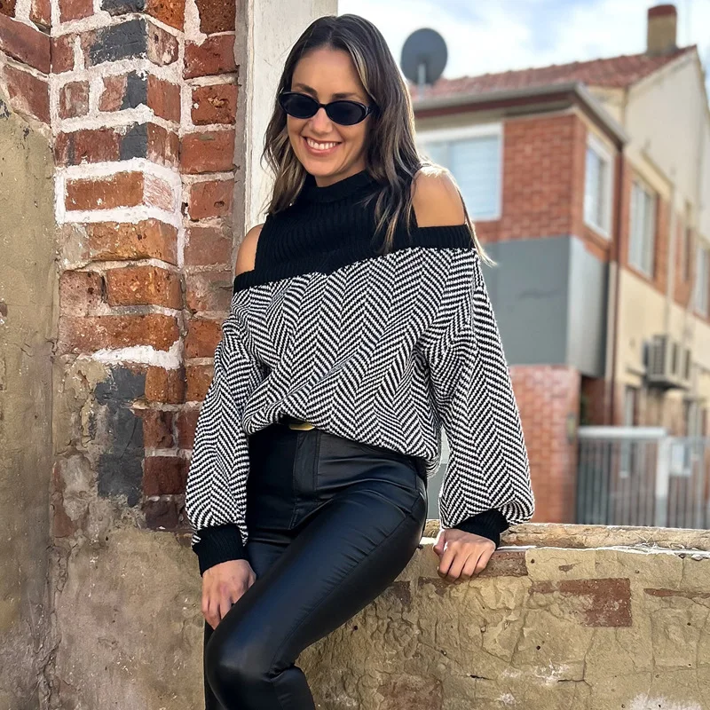 

Women's Off-Shoulder Color-Blocked Long-Sleeve Pullover Mid-Neck Sweater European And American Casual Style for Autumn