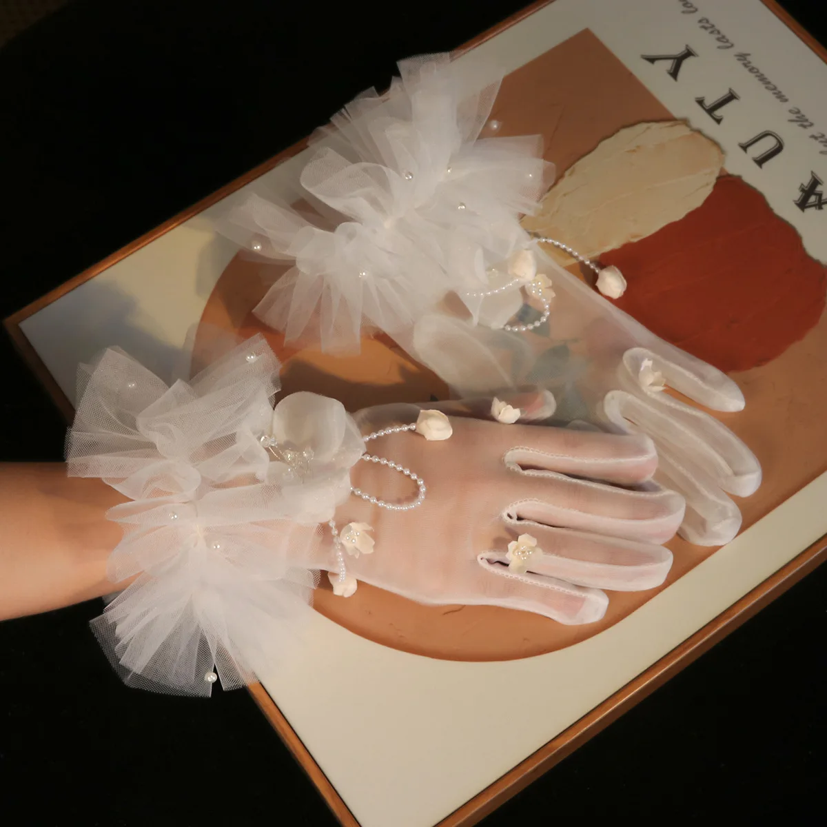 قفازات زهرة الدانتيل الزفاف - أكمام قصيرة مطرزة يدويًا |   بوهو فستان الزفاف صور الدعائم الملحقات