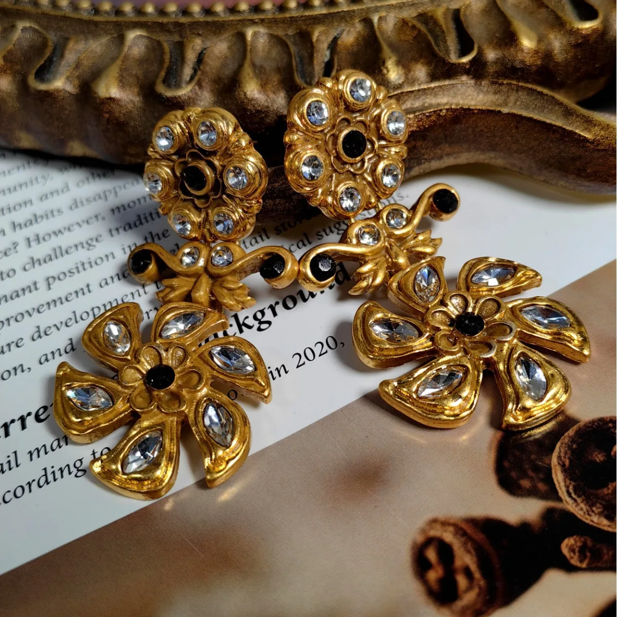 Frogskin ear hooks enamelled with glazed simple hand-crafted medieval vintage jewelry full of diamonds