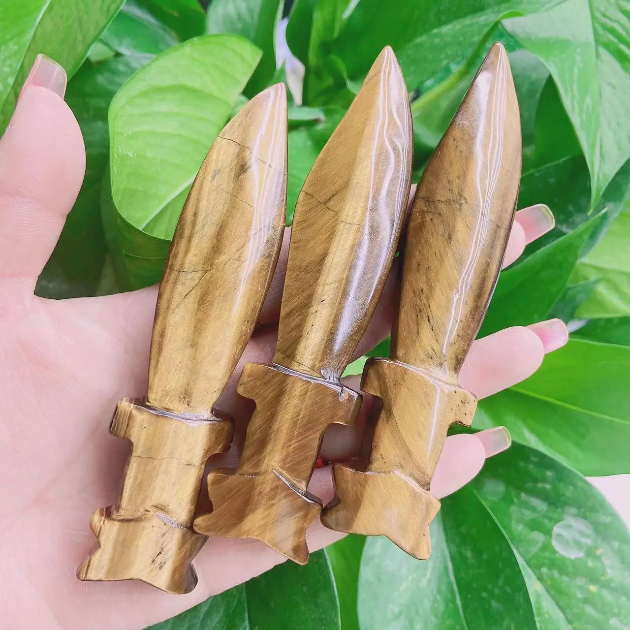 

Natural Quartz Crystal Dagger Hand Carved Crystal tiger's-eye Knife Crafts Healing Reiki QuCrystal Stone Home Decoration Gifts