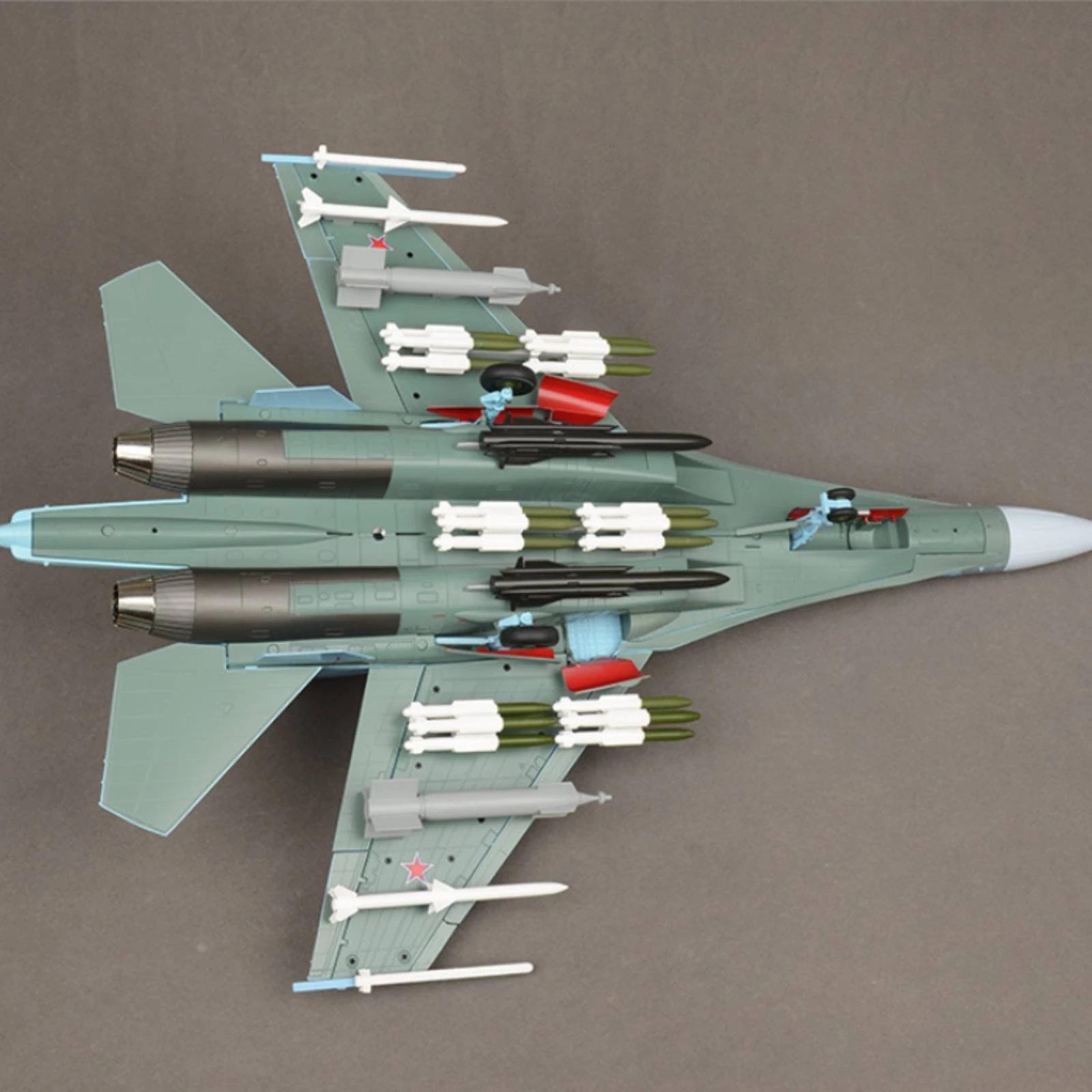 SU-27 Fighter Jet Model Die-Cast Fighter Jet Model with Missiles Toy High-Detail for Collectors, Desk Display, Office
