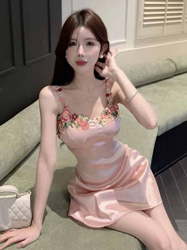 2024 Summer Sexy Pure Desire Three-dimensional Flower V-neck Cinching Waist Wrap Hip Slim Pink Sling A-line Short Dress TEWD