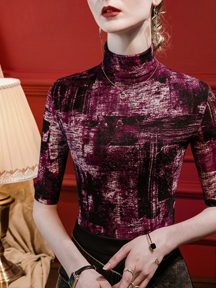 

Stand Up Collar Tie Dye Printed Base Shirt For Women, Slim Fit With Five Quarter Sleeves, 2025 Autumn New Semi High Neck Stylish