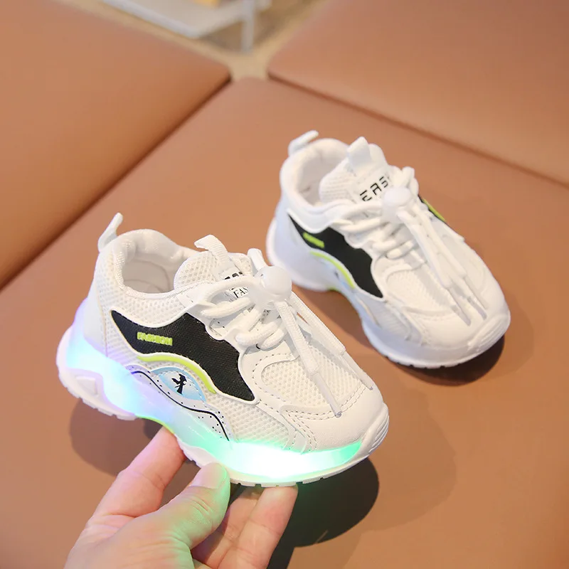 Baskets lumineuses à LED pour enfants, chaussures de sport non lumineuses, maille respirante, chaussures décontractées pour garçons et filles, nouvelle mode, printemps