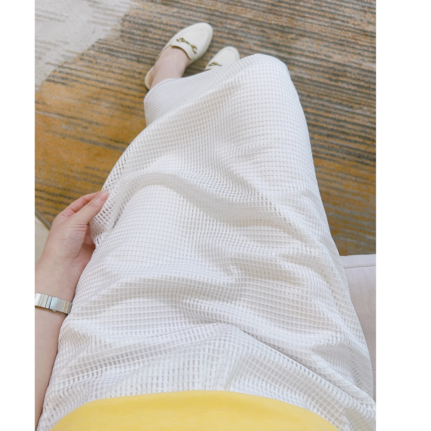 

Корейская стильная полуюбка из сетки с вырезами, женская юбка миди А-силуэта с высокой талией и драпировкой, в стиле отпускного образа, минималистичная, художественная, белая.