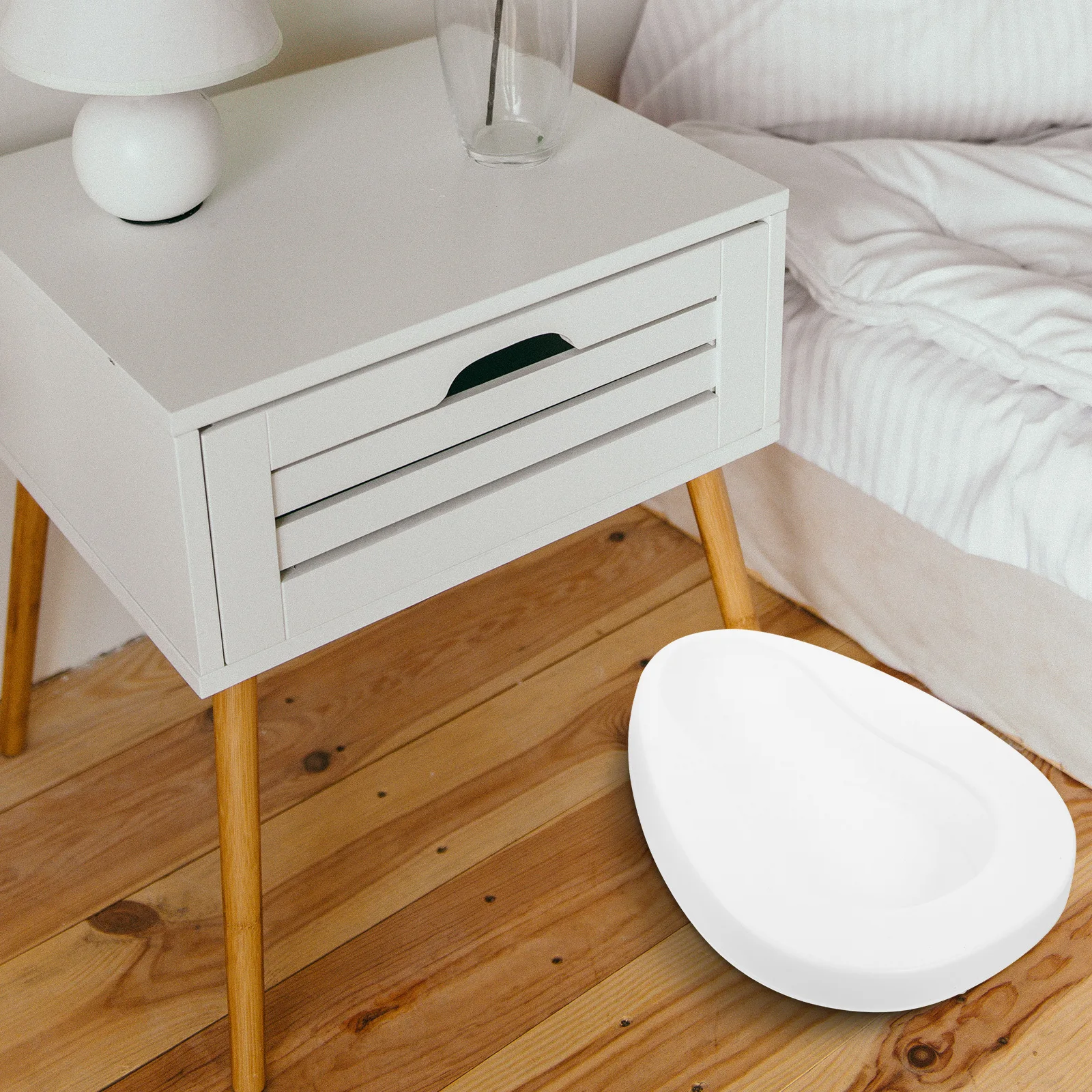 Elderly Bed Pan Portable Toilet For Bedridden Patients Spill Proof Bedding Basin Comfortable Urinal Home Use Bed Pans For