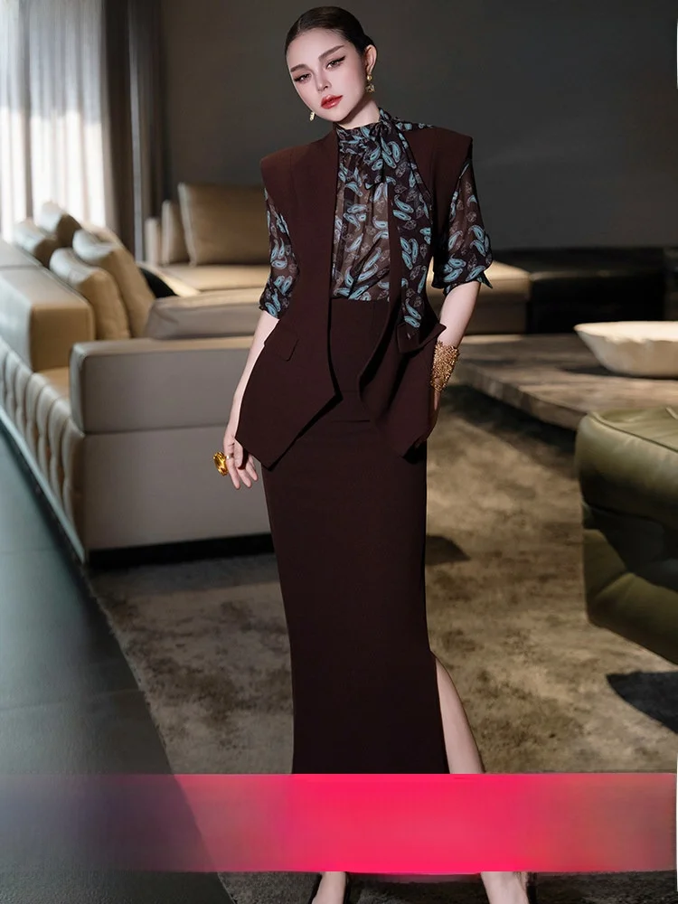 

Fashionable Vintage Women's Ensemble with Jacket And Split Skirt Spring Season Polyester Fiber Long Sleeve Plant Floral Pattern
