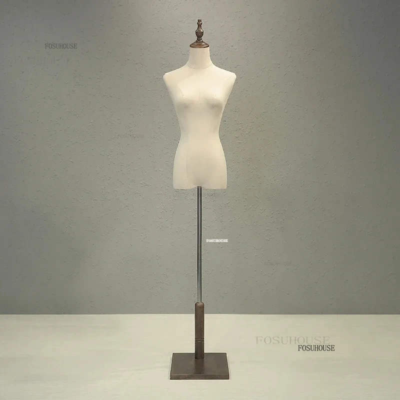 

Female Mannequins for Women's Clothing Wedding Store Women's Adult Mannequin with Wooden Arm Clothing Display Adjustable Rack XX