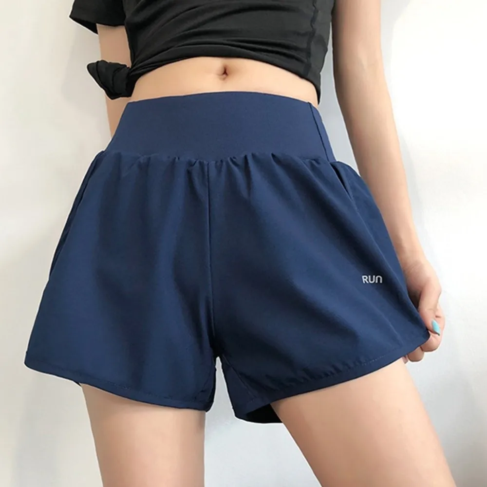 Anti-glare Lining 2 in 1 Yoga Shorts Loose Fitting Hem Elastic Sports Shorts Breathable Side Pockets Fitness Shorts Running