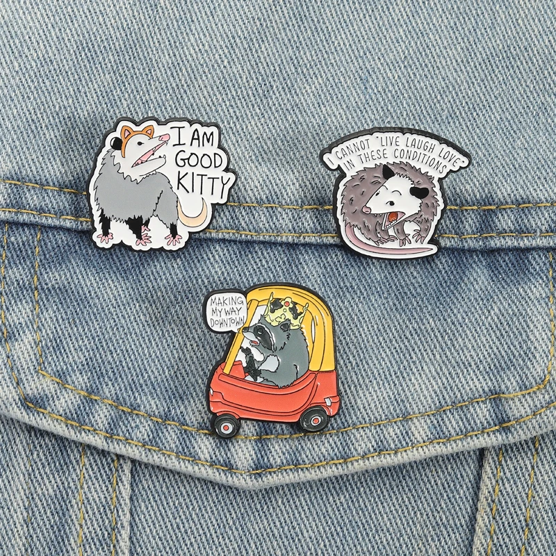 Opossum Waschbär Emaille Pins Trash Panda Good Kitty Broschen Revers Abzeichen Cartoon Tier Schmuck Geschenk für Freunde