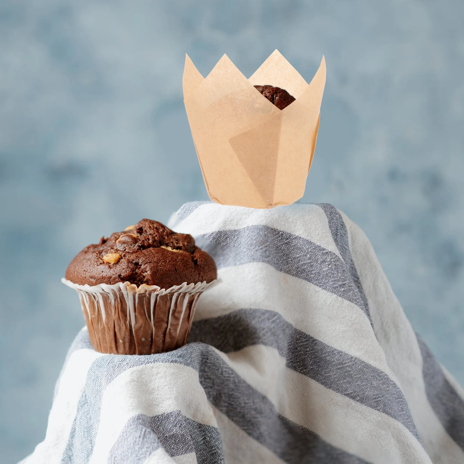 

100pcs Cake Cups Baking Tulip Shape Grease Resistant Food Grade Paper Liners Disposable Muffin Pan for Wedding Bakery Dessert