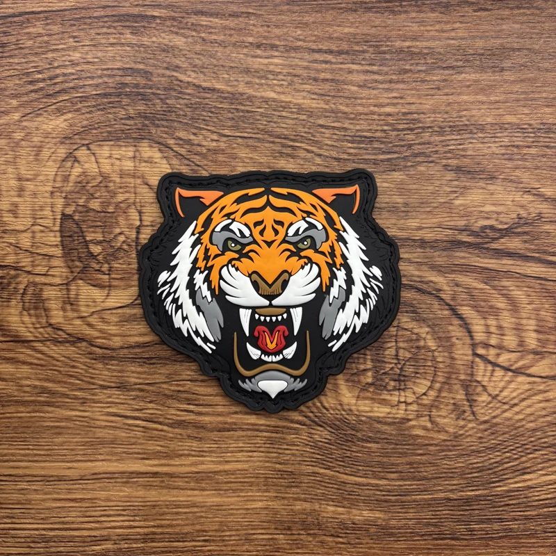 Auffälliges Tigerkopf-Muster Leuchtender PVC-Aufnäher mit Klettverschluss, Inklusive Passendem Fleece-Stoff für Kleidung, Taschen, Wild Fashion DIY Dekorative Abzeichen