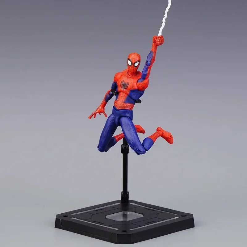 En Stock Sv acción Spider Man Peter Parker Anime figuras de acción juguete 16cm Spiderman estatua móvil modelo coleccionable regalo de vacaciones