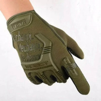 a pairSeals Full Finger Protective Gloves Male  Training Fighting Outdoor Bicycle Riding Camouflage Gloves