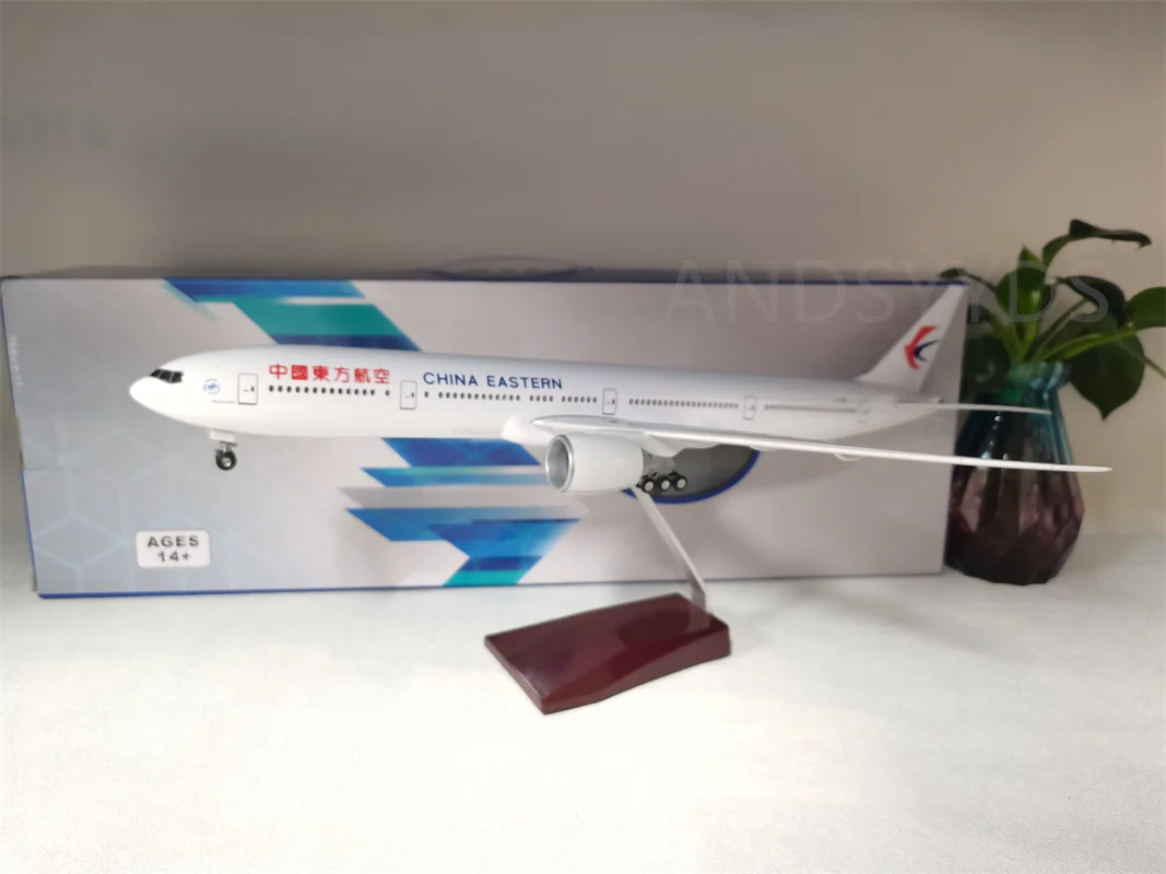 

47CM 1:80 Scale Model Aircraft Airbus Souvenir Plane B777 China Eastern Airlines LED Light Die-casting Machin for Collections